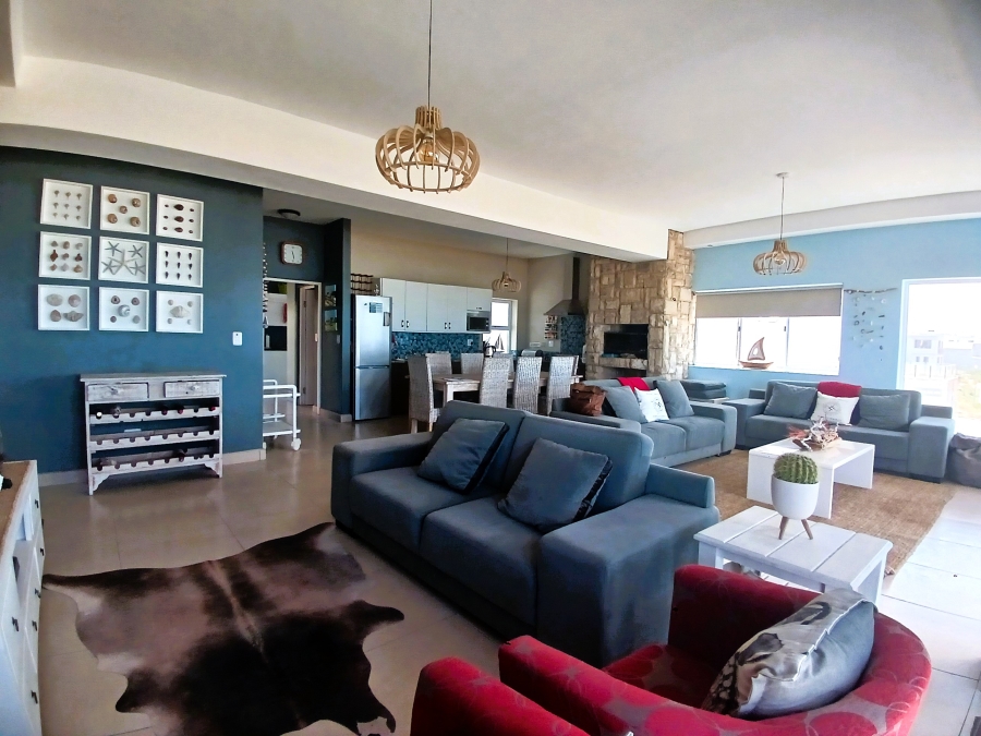 6 Bedroom Property for Sale in Stilbaai Oos Western Cape